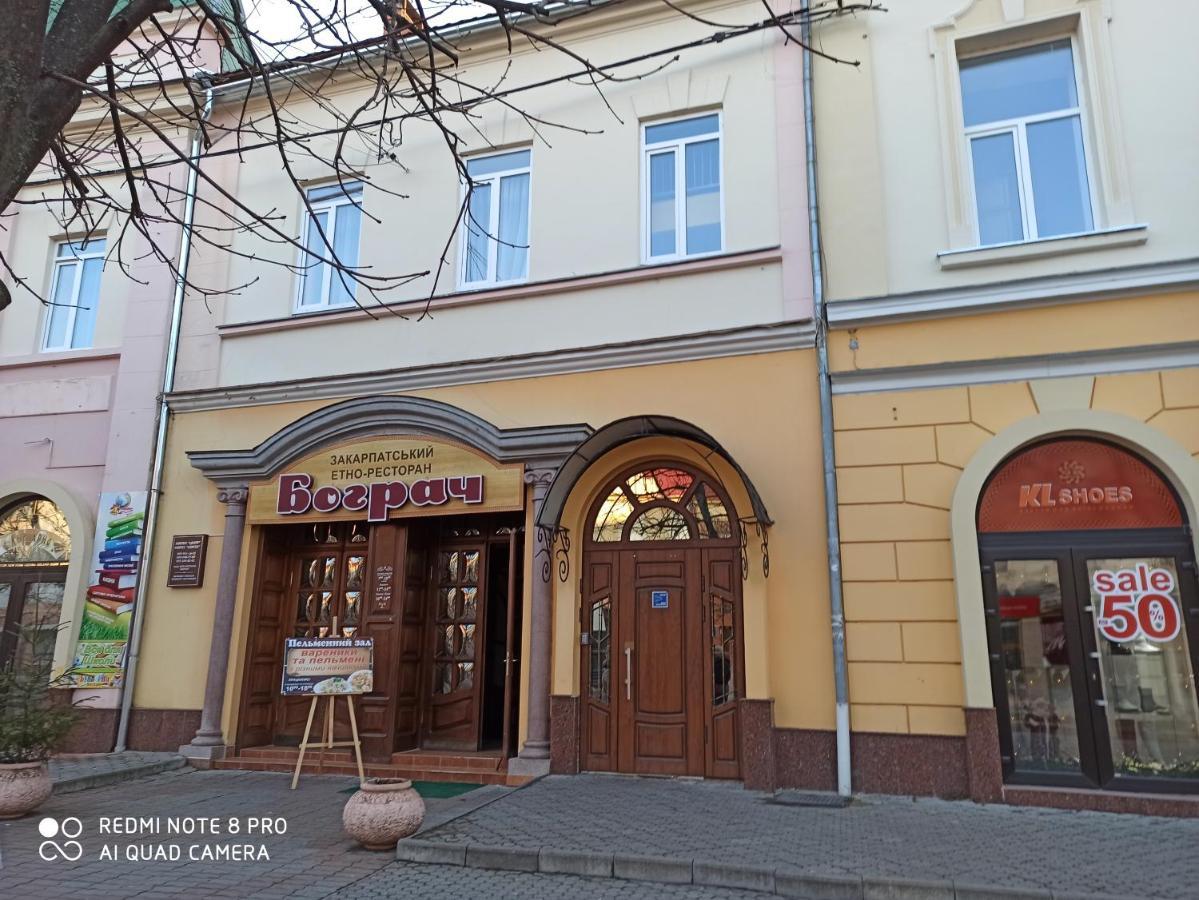 Стильні Апартаменти На Ратушній Площі موكاشيفه المظهر الخارجي الصورة